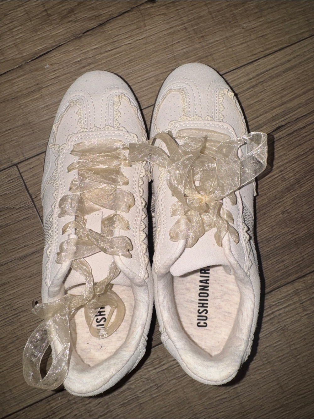 Cushionaire Women's Cream Lace-Up Sneakers